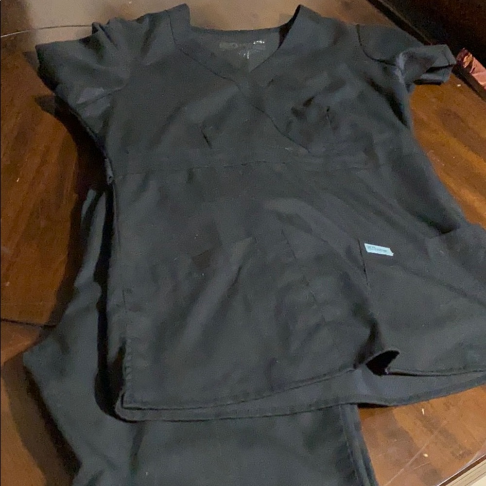 Scrub set